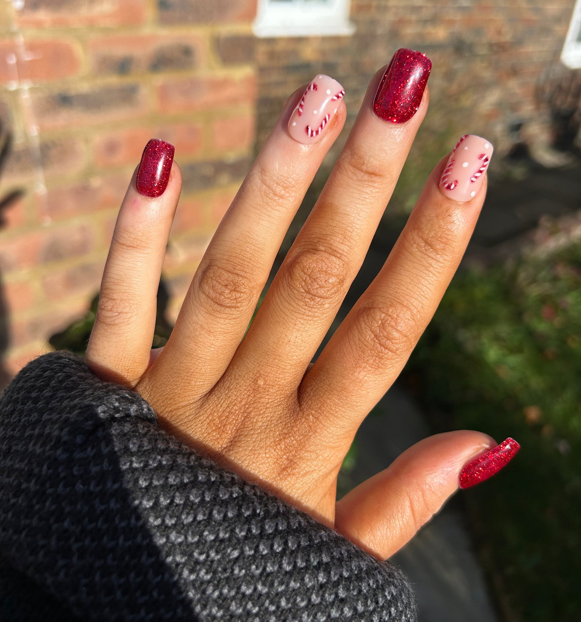 Candy Cane Lane False Nails 2