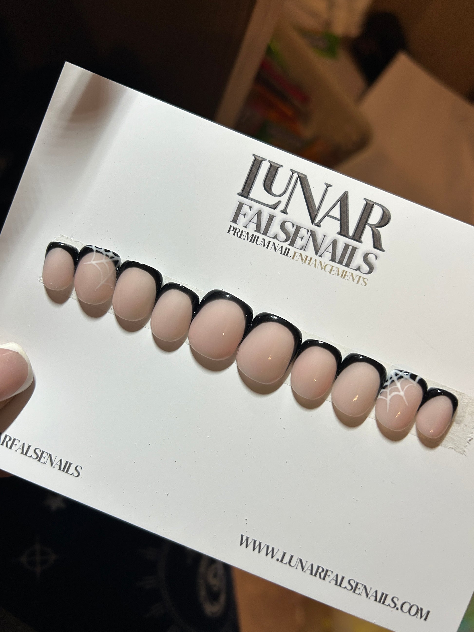 NOIR VEIL French Tip False Nails