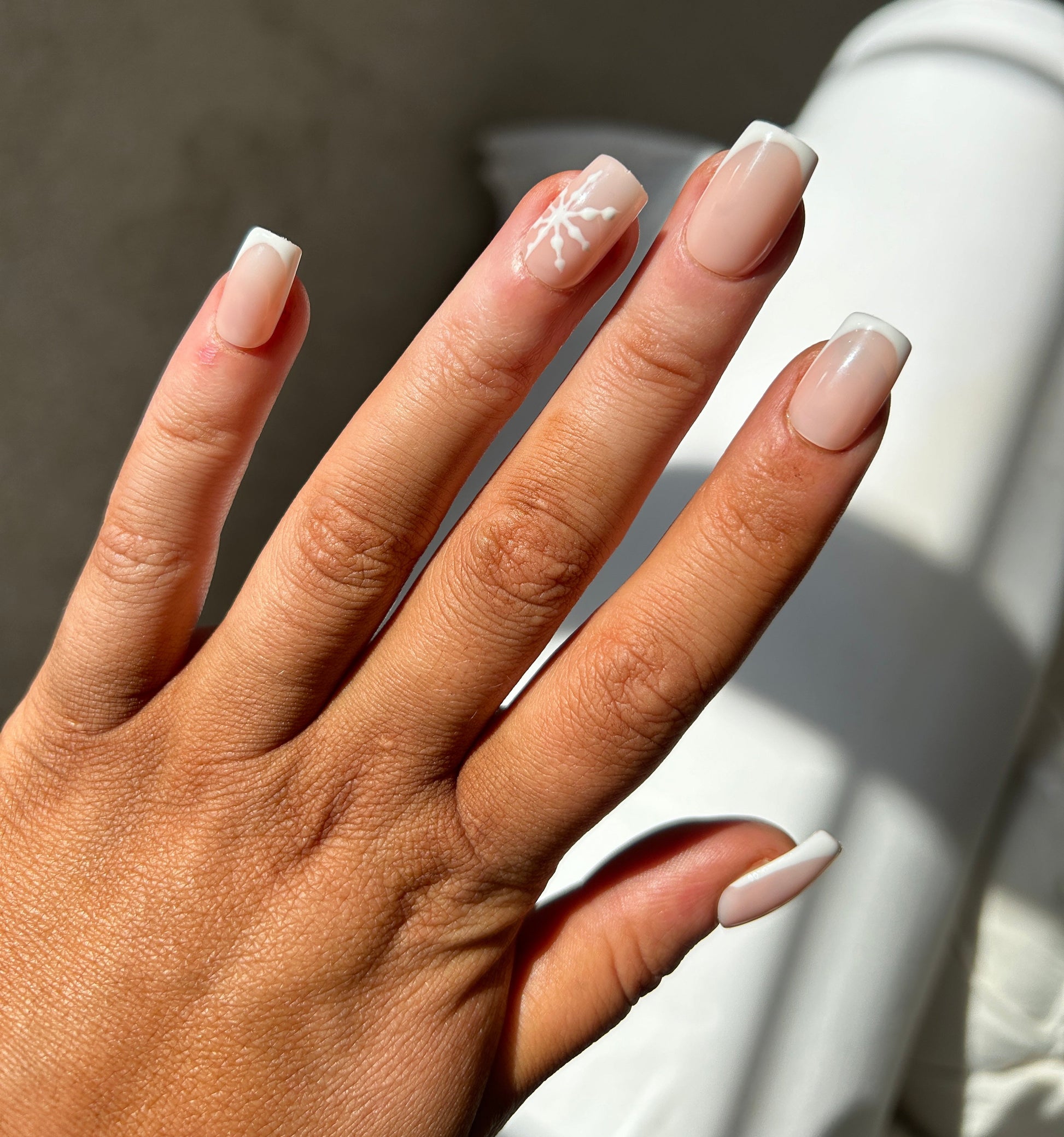 Snowflake French Tip False Nails