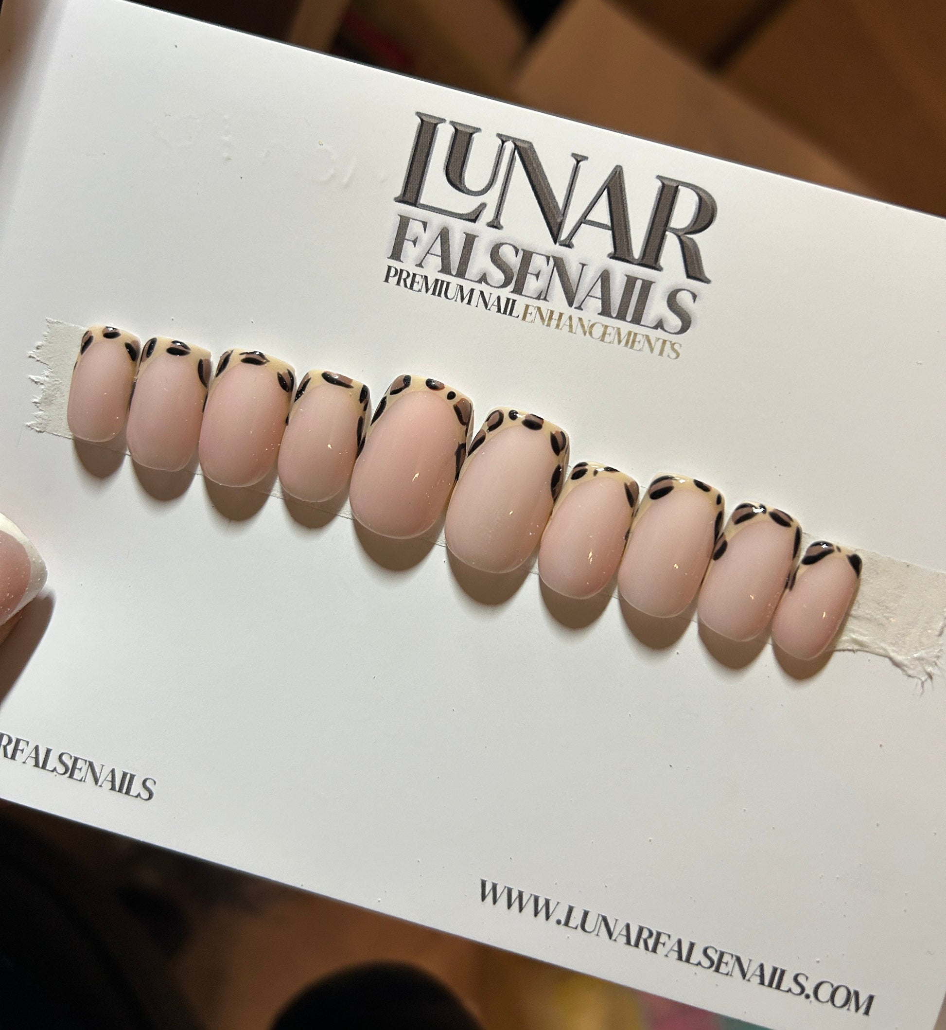 TIGRE_False_Nails 1