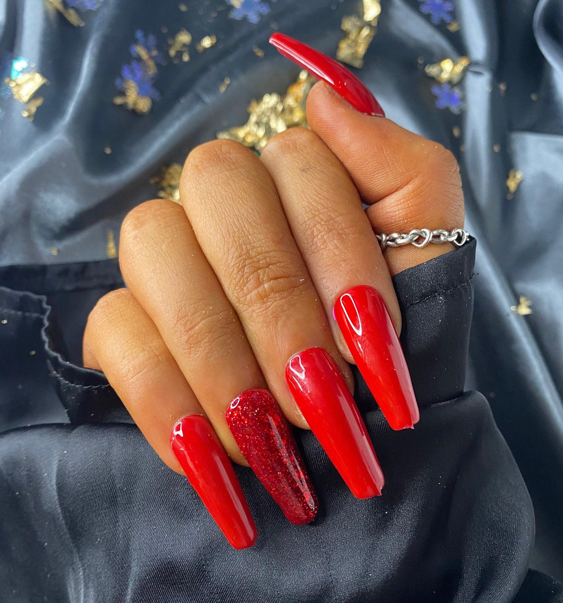 Ruby Red Glitter Accent False Nails - Lunar False Nails