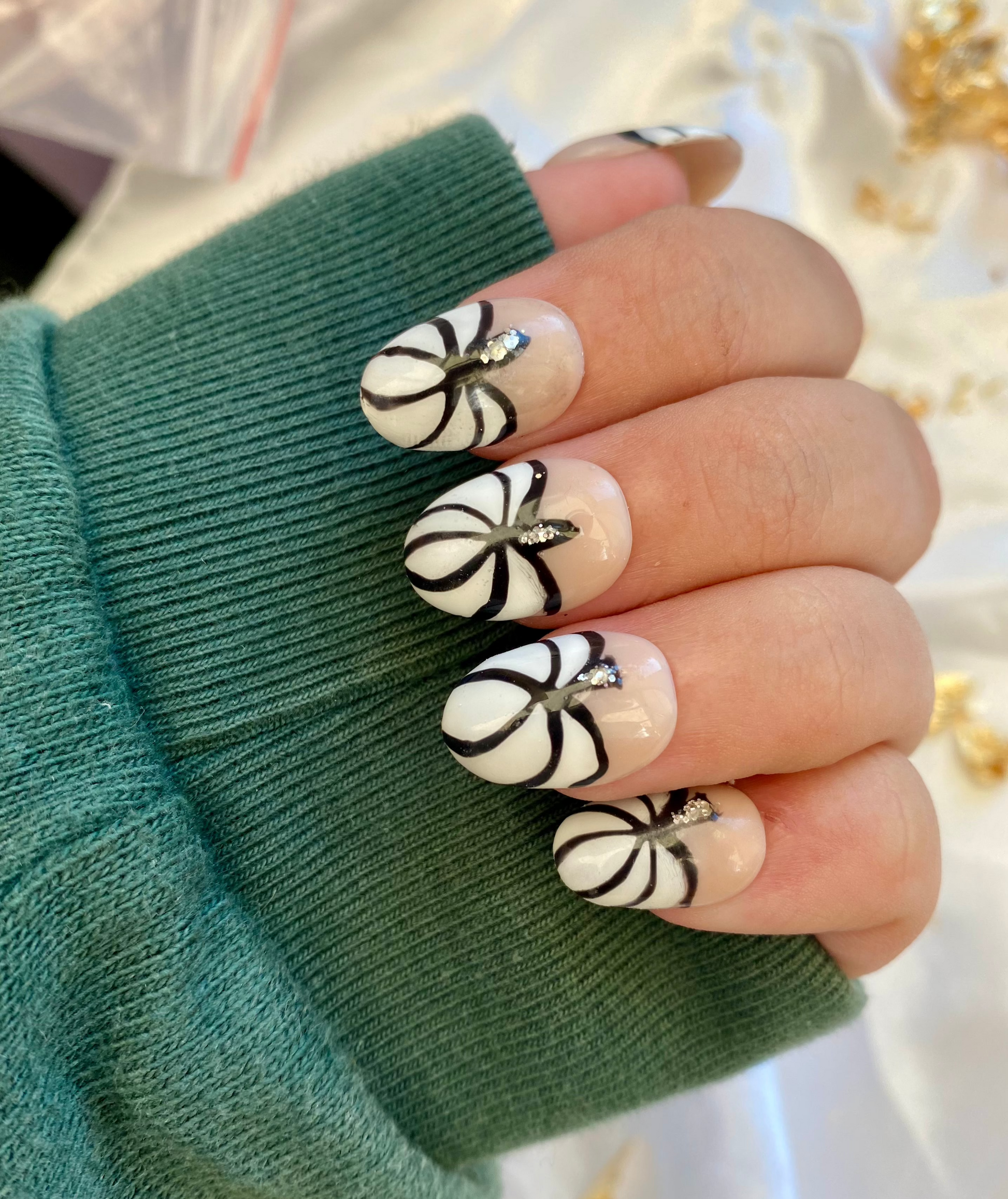 White Harvest False Nails 1